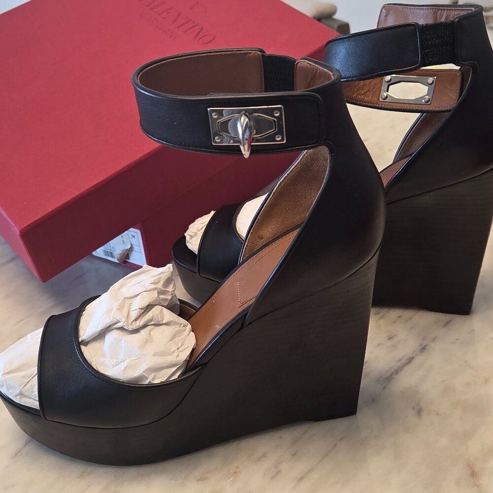 Givenchy Black Leather Shark Ankle Strap Open Toe Platform Sandals Size 39